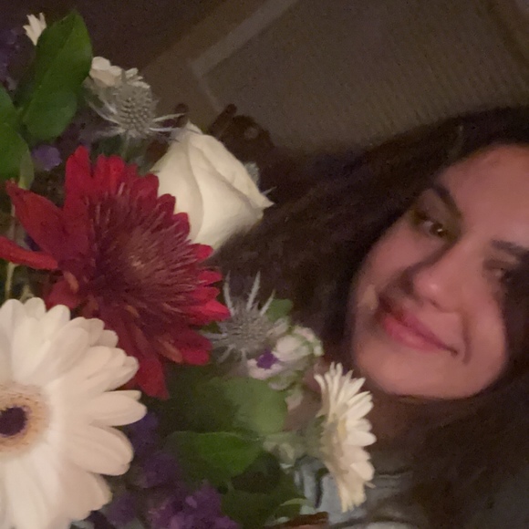 Meet your Posher, Stephanie - Picture 1 of 1